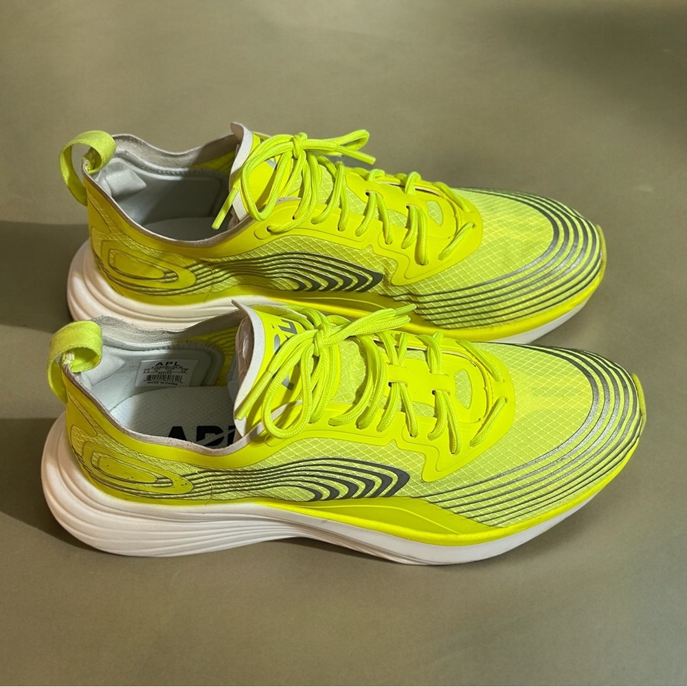 Super comfortable workout / everyday shoes.